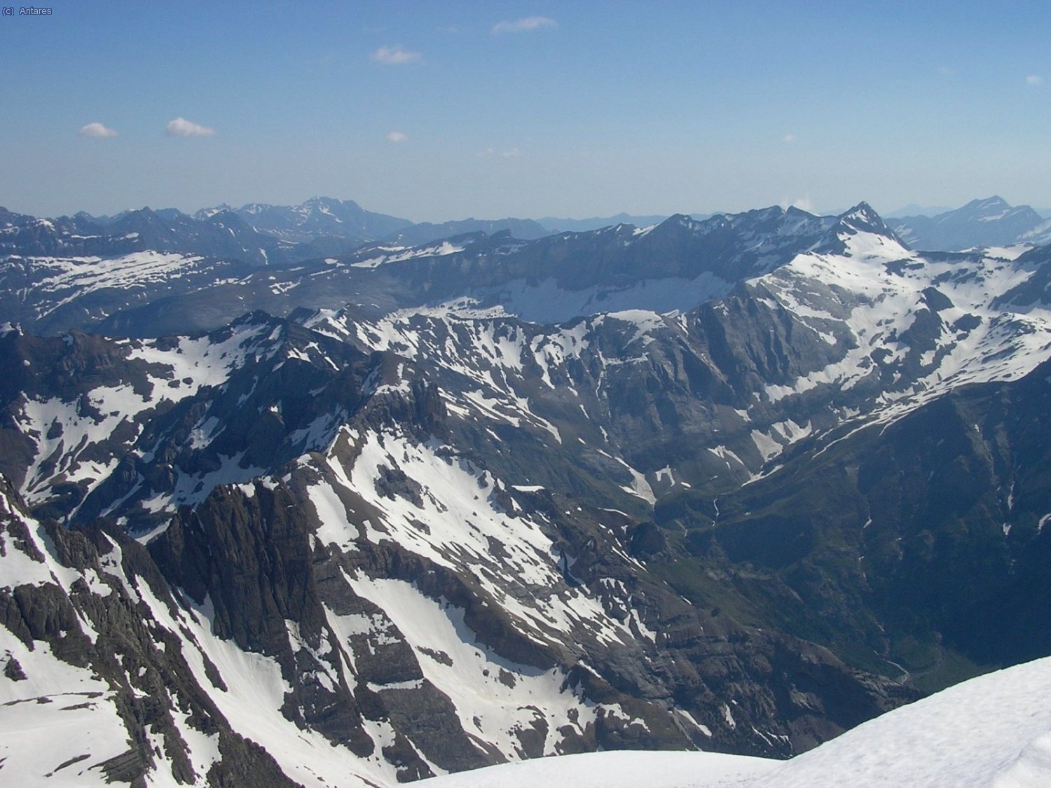Montes y m&aacute;s montes
