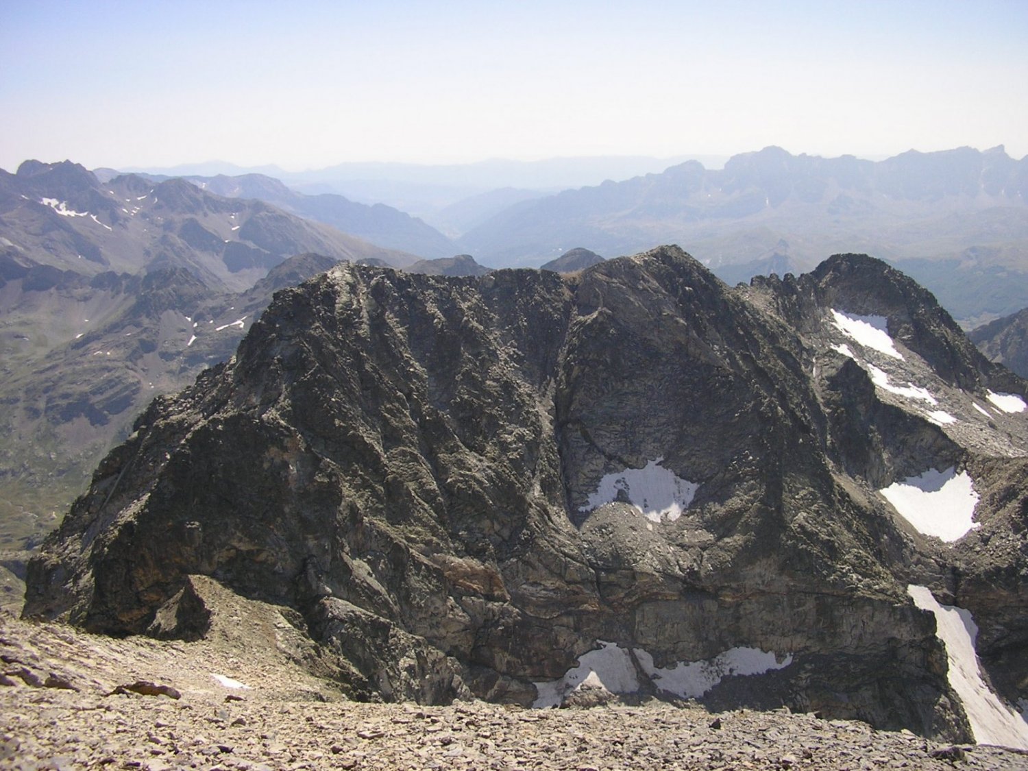 Desde la cima, la l&iacute;nea de los Frondiellas