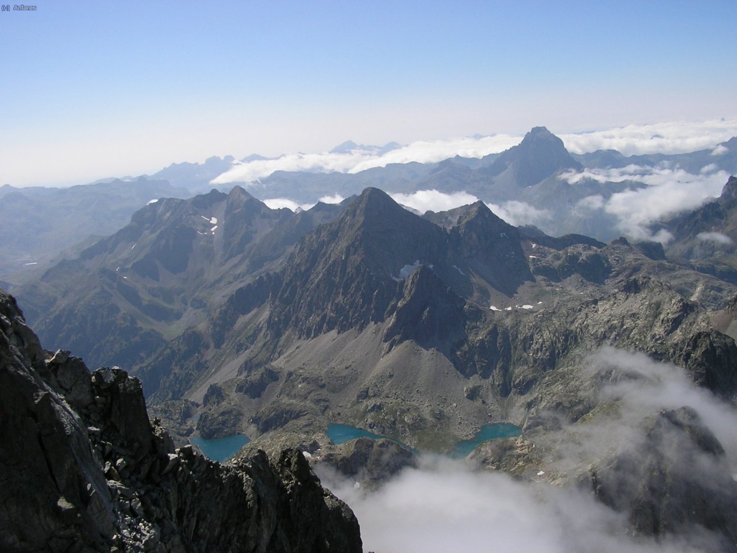 Las nubes quieren tapar los ibones de Arriel