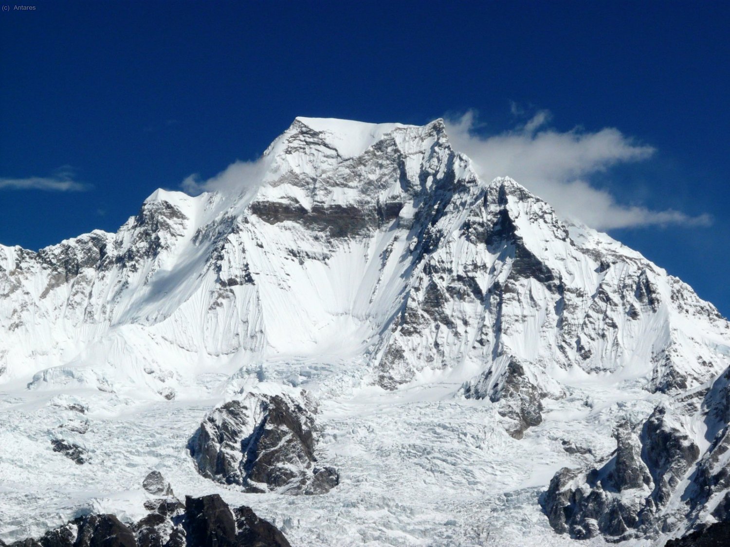 Gyachung Kang (junto con el Gasherbrum III, la cima m&aacute;s alta de menos de 8000 metros)