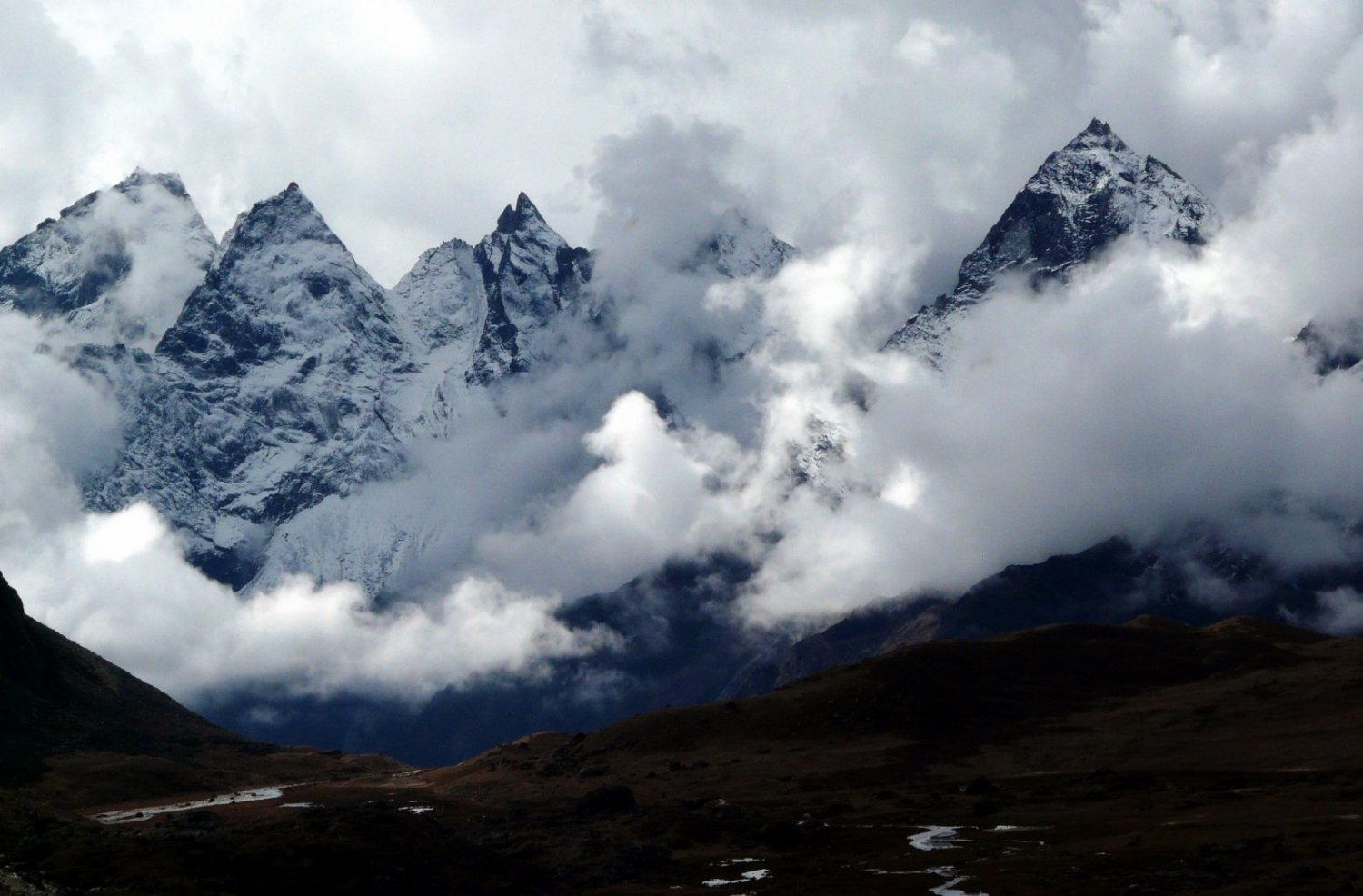 Subiendo al Chola las nubes van ganando terreno