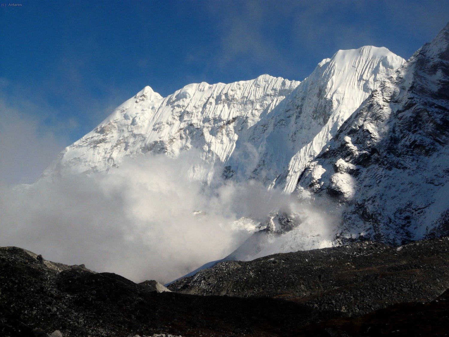 Baruntse desde el valle del Imja Khola