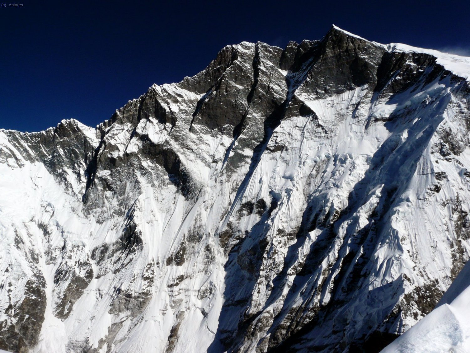 Pared sur del Lhotse desde la cima del Island Peak