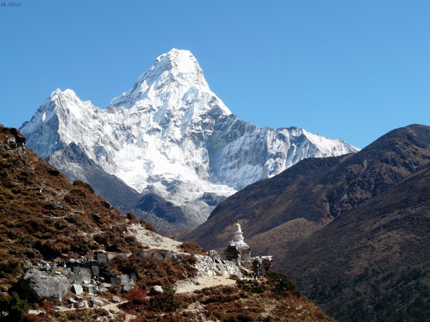 Chorten y Ama Dablam