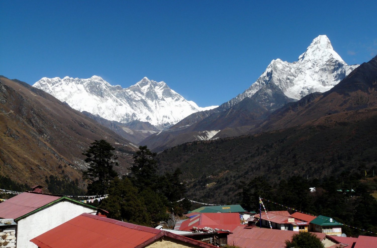 Nuptse-Everest-Lhotse y Ama Dablam desde el monasterio de Tyangboche