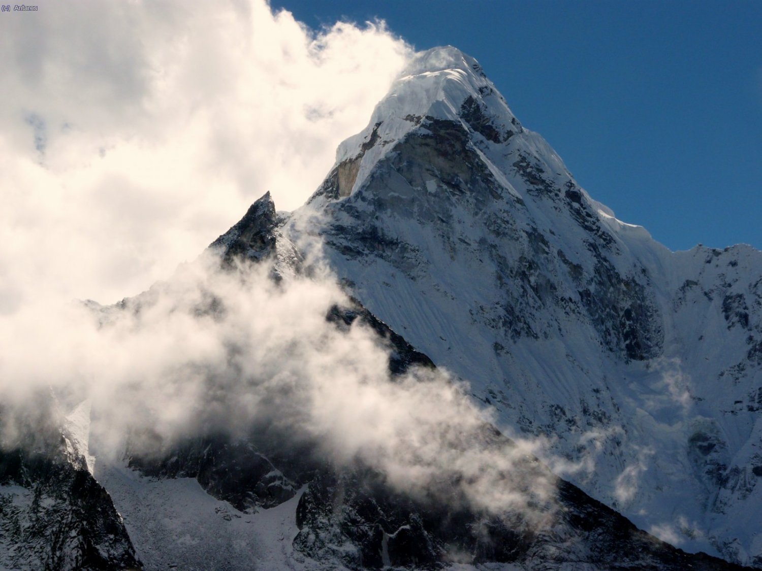 Ama Dablam y delante el Amphu Gyablen