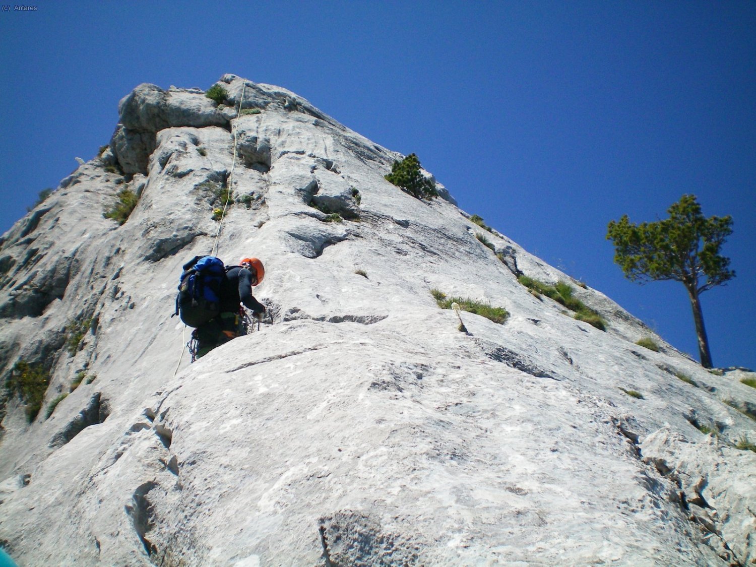 Otra cordada en el paso de IV