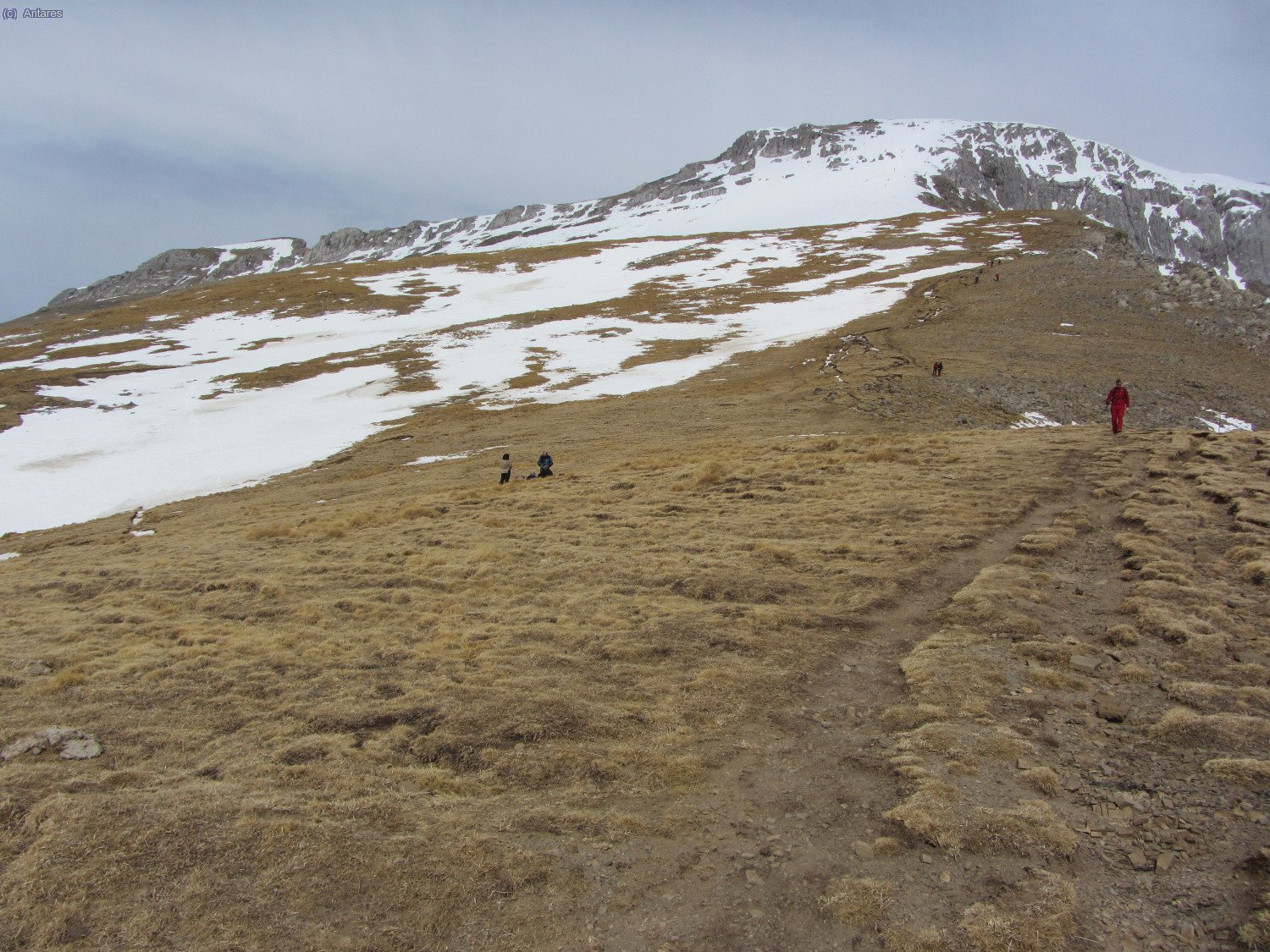 Hacia el collado de Forat&oacute;n la nieve desaparece