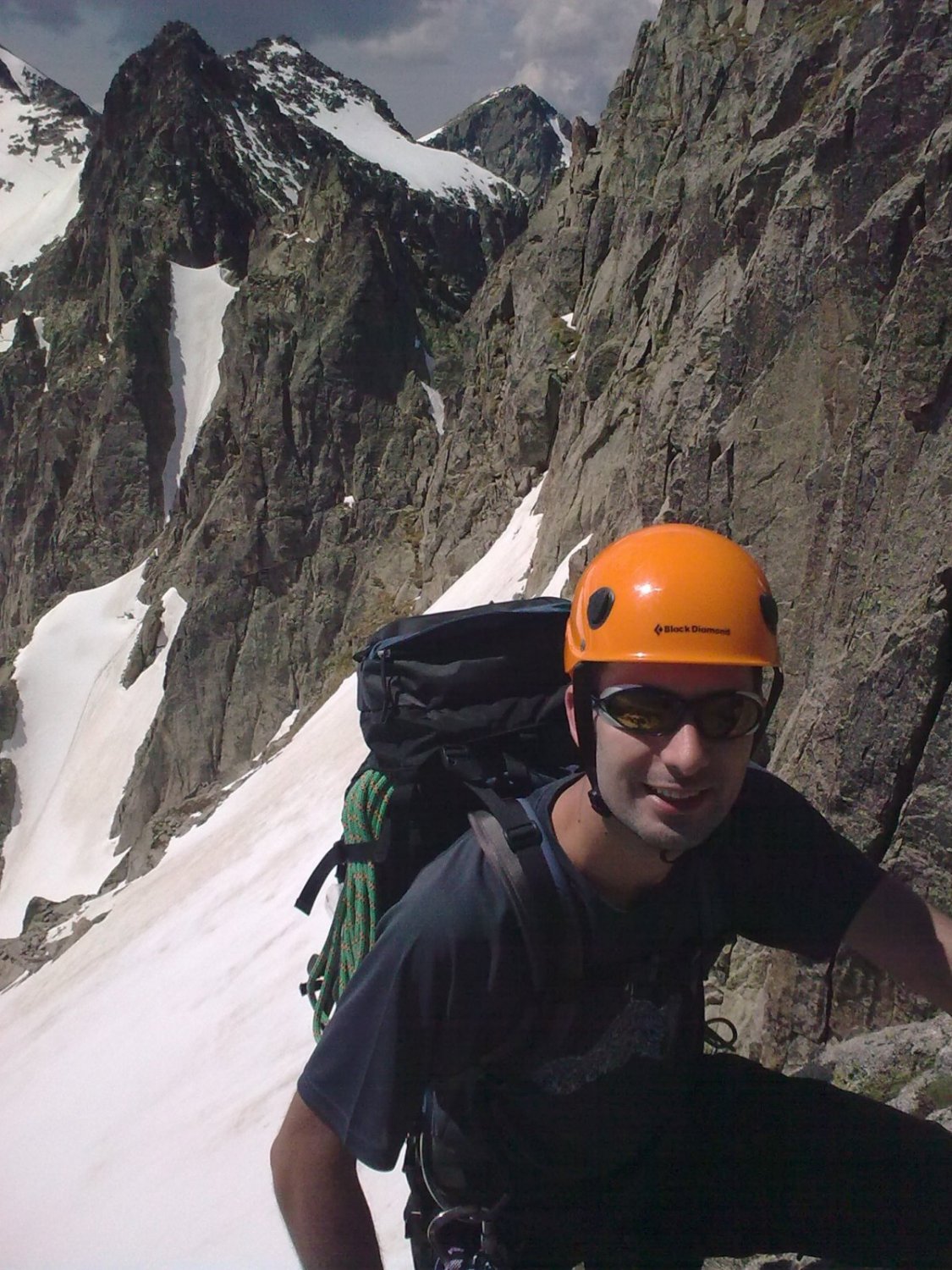 Jordi en la pared del Besiberri Nord.