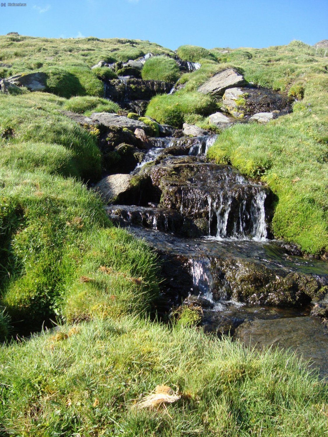 Nacimiento de agua fresca y cristalina en Las Calderetas.