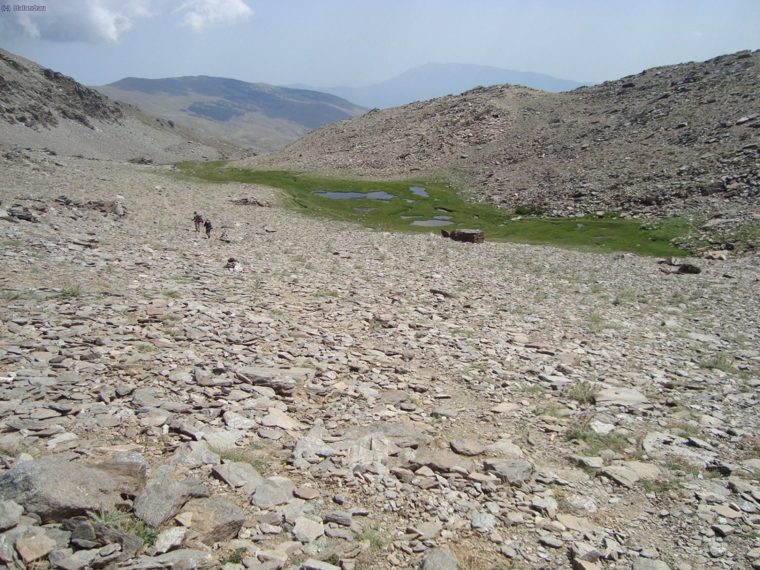 Bajando por el rio Mulhac&eacute;n, al refugio de Poqueira,para pasar la tercera noche de la ruta