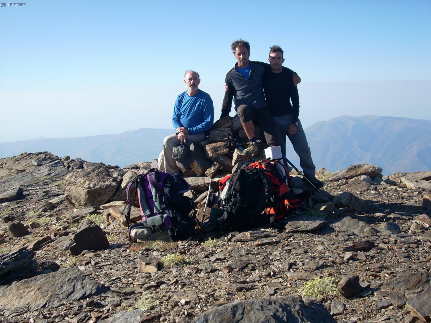 En la cumbre del Pico de Tajo de los Machos 3088 mts.ULTIMO TRES MIL DE LA INTEGRAL DE SIERRA NEVADA.
