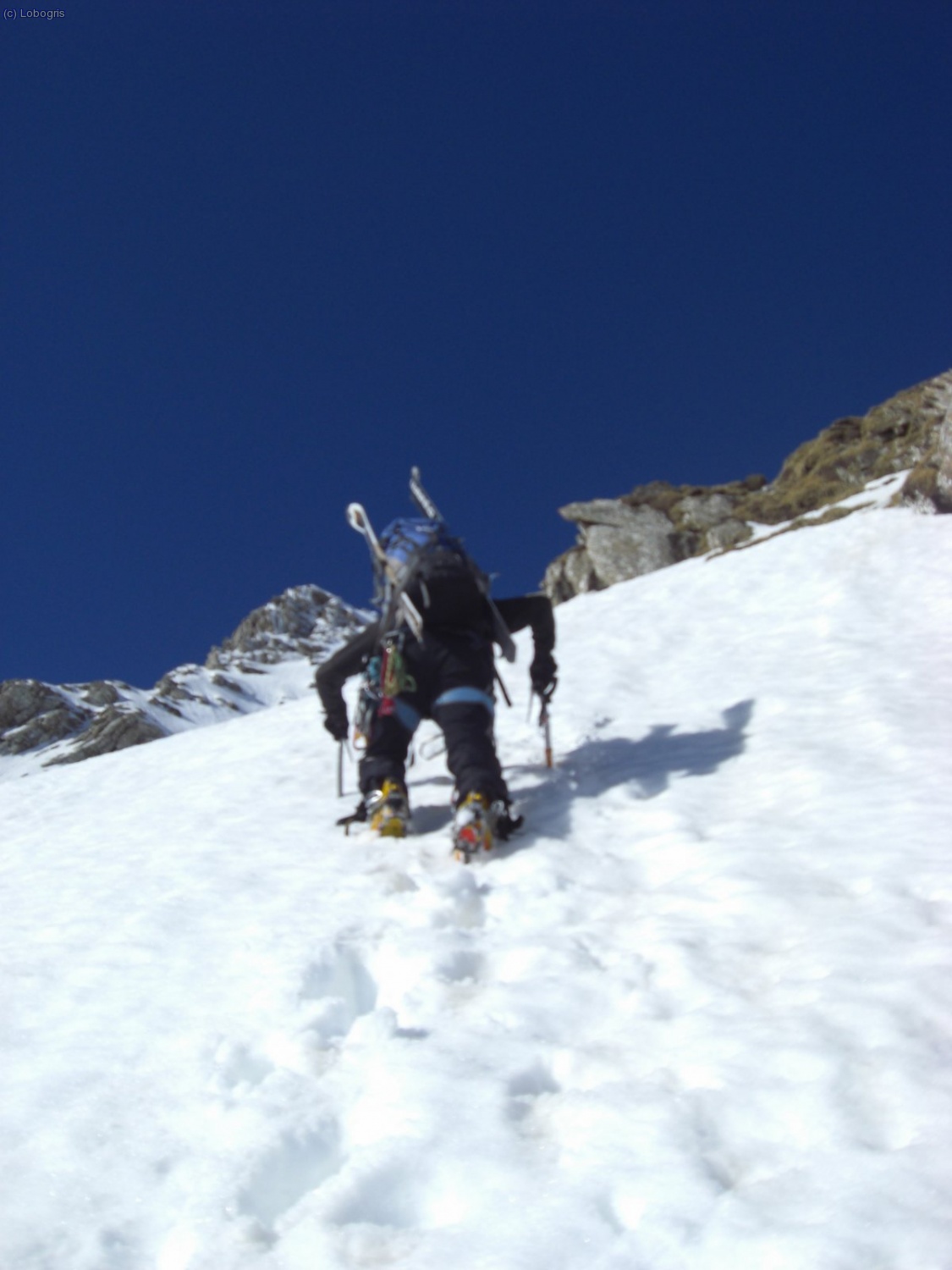 Jose danso ca&ntilde;a y abriendo traza.