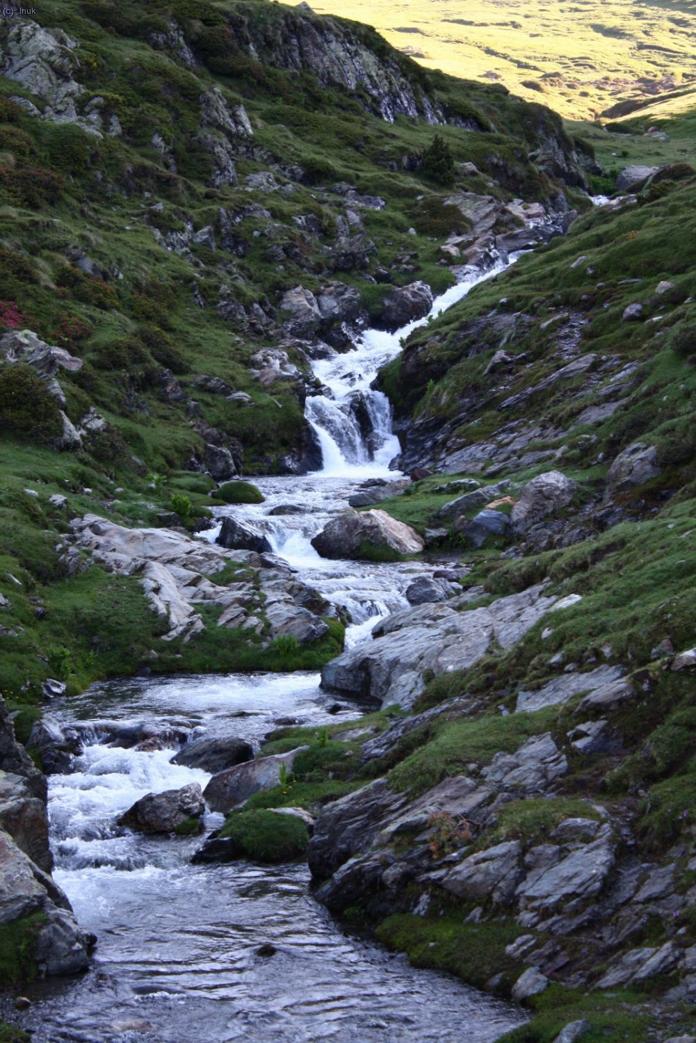el agua nos acompa&ntilde;a en todo el recorrido!