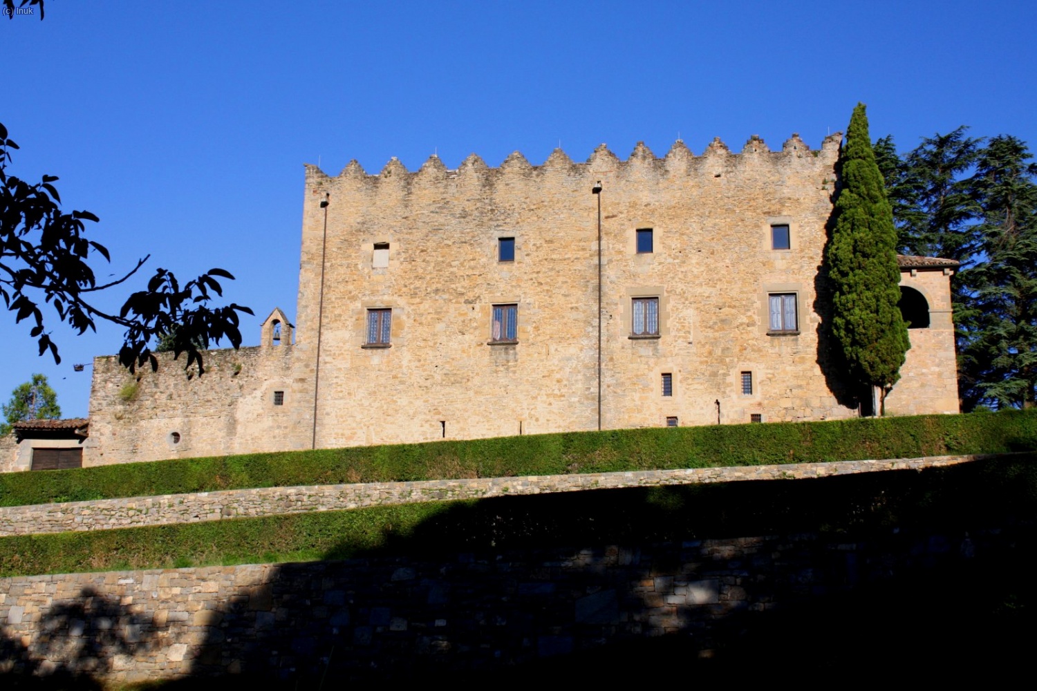 salimos desde el aparcamiento del "castell de montesquiu"