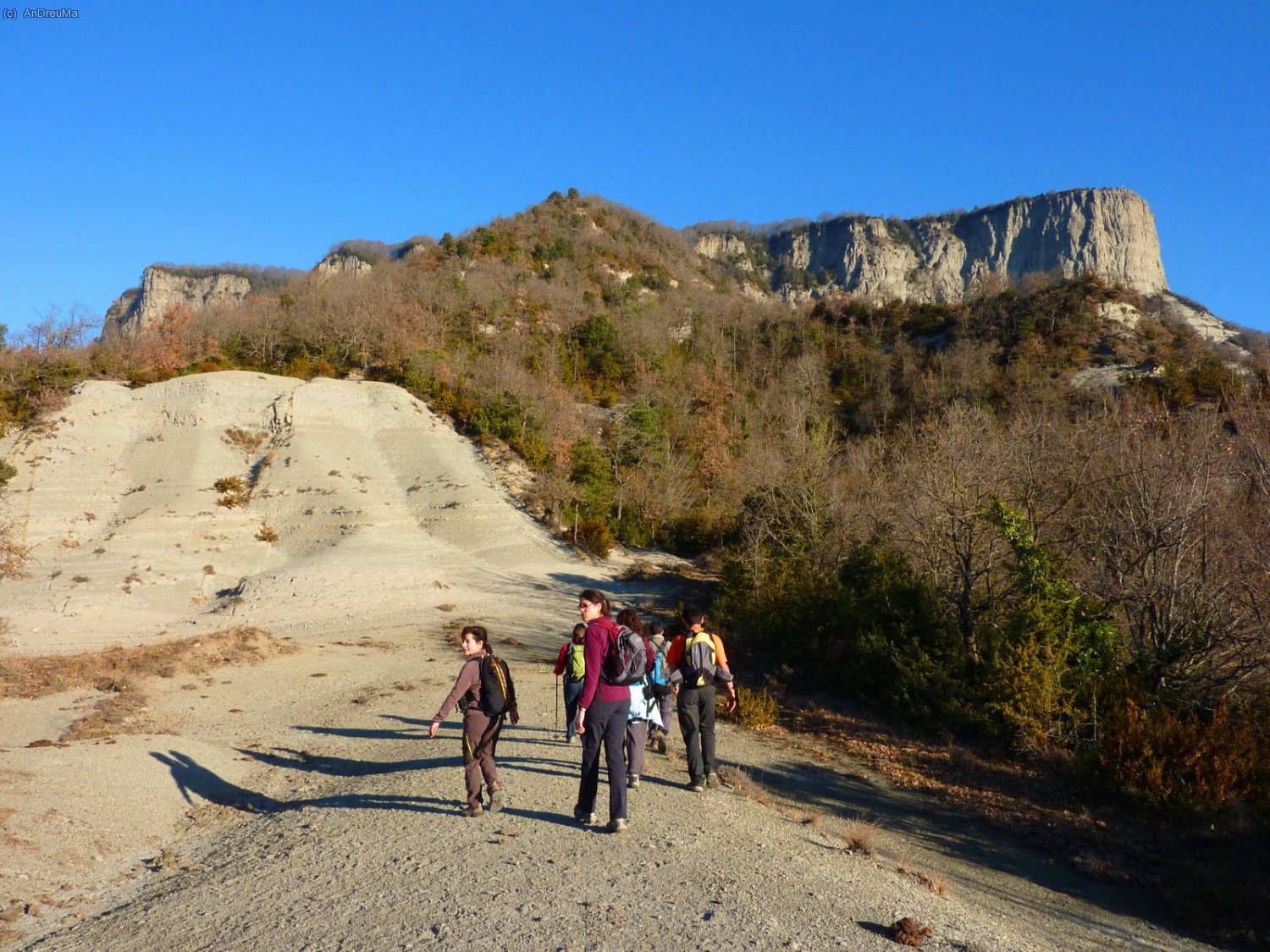 Vorejant els Cingles per la vessant Sud...la m&eacute;s espectacular!! 