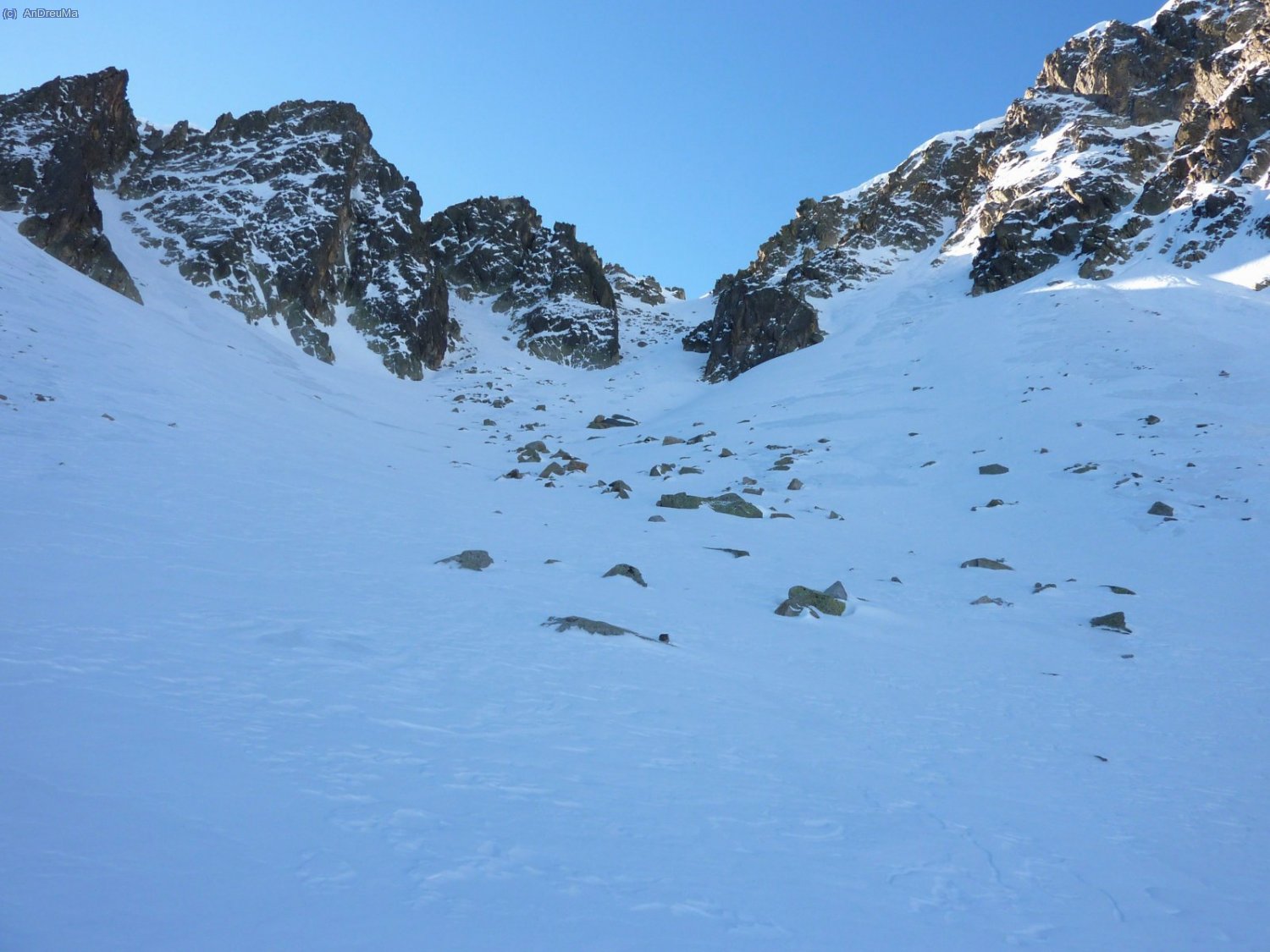 Base de la Canal dels Isards, el cam&iacute; de pujada al cim. 
