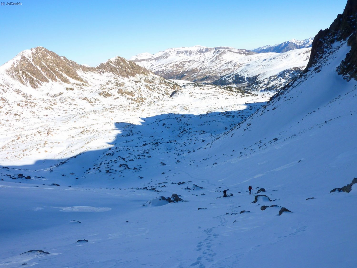 La Canal des de la part superior de la mateixa, mentres pujava.
Avall es veuen els companys d