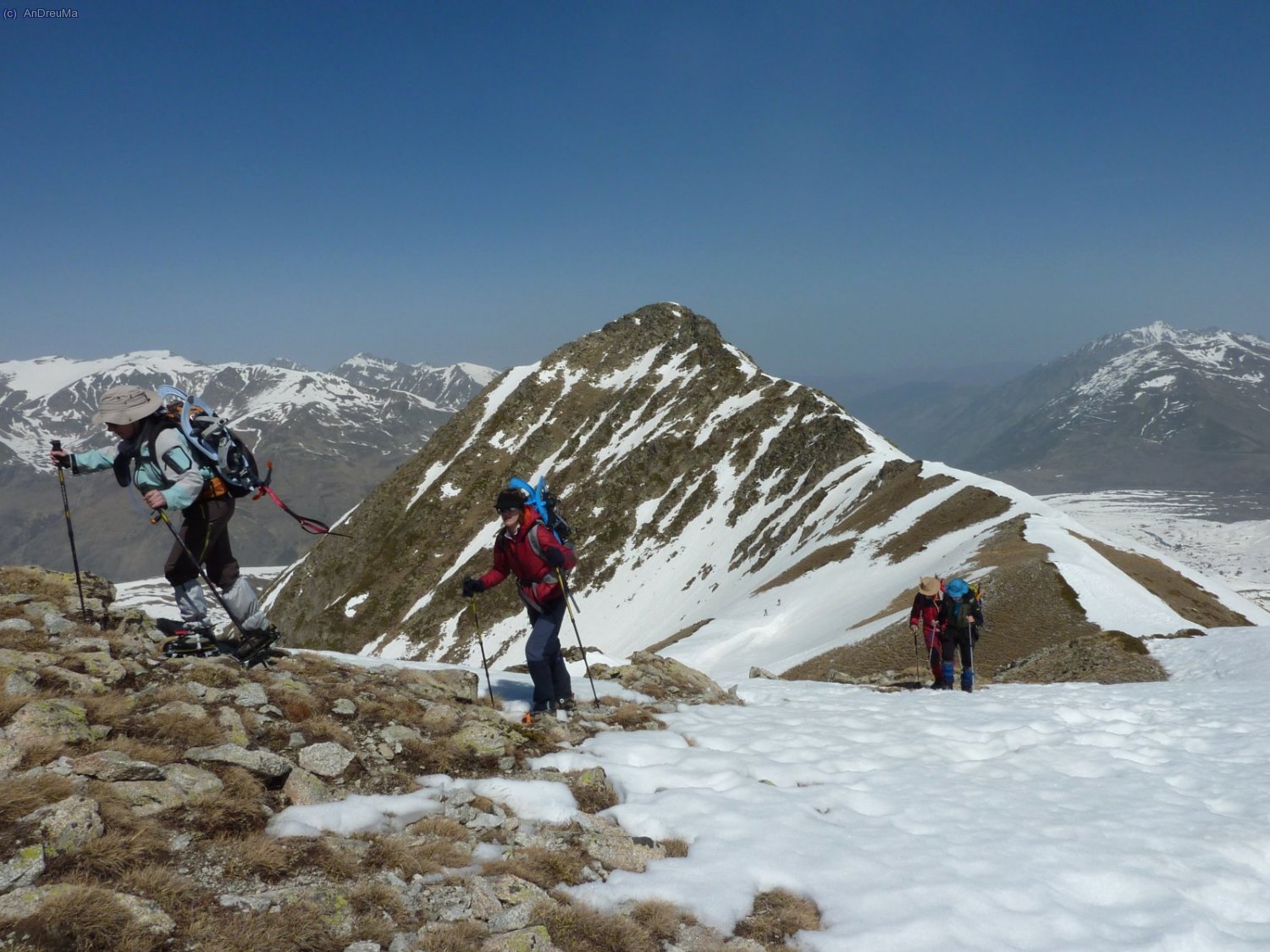 Enfilem cresta amunt, ja m&eacute;s f&agrave;cil,... 