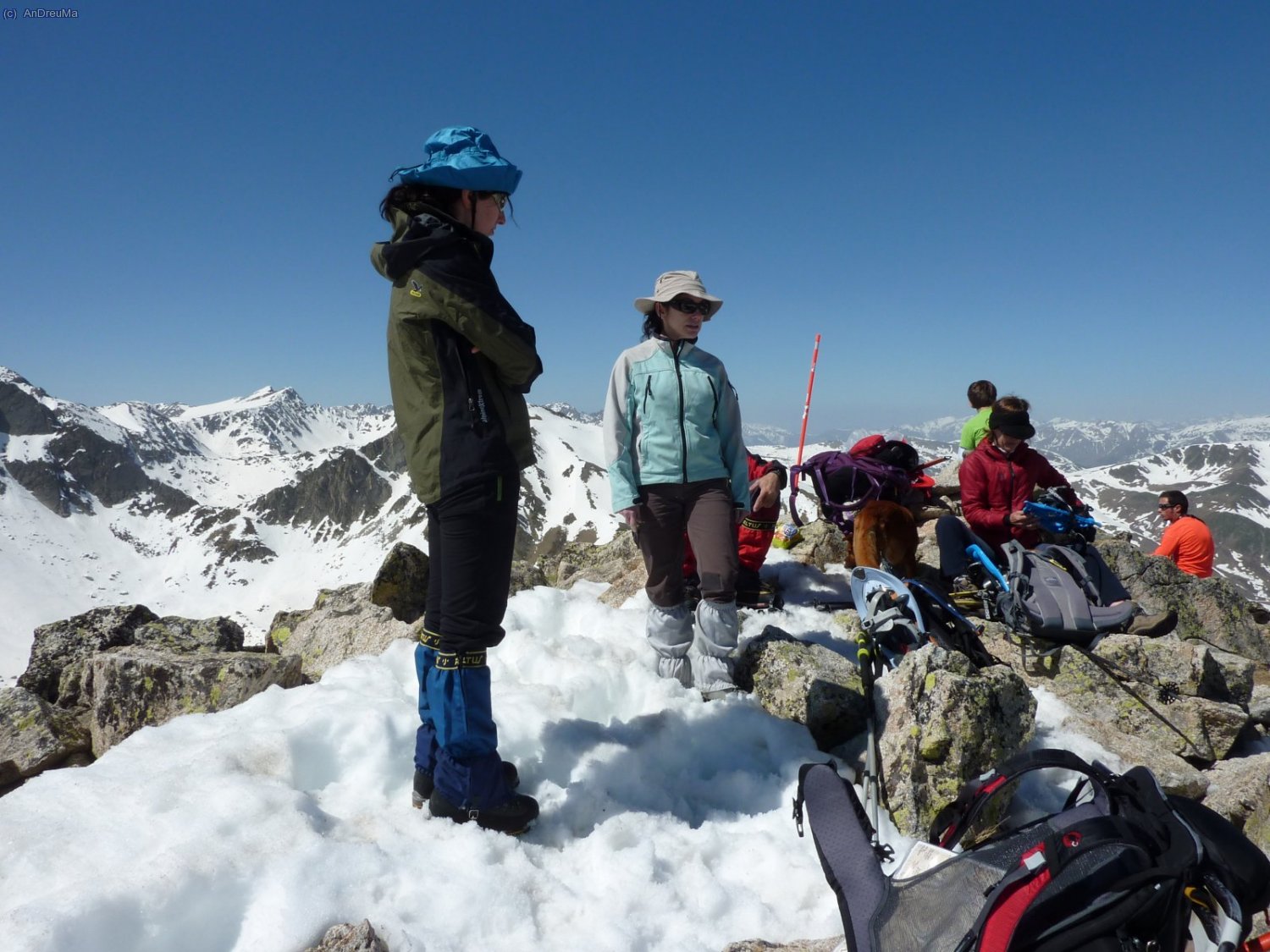 Mentres xarrem i piquem, no deixem de contemplar el paisatge! 