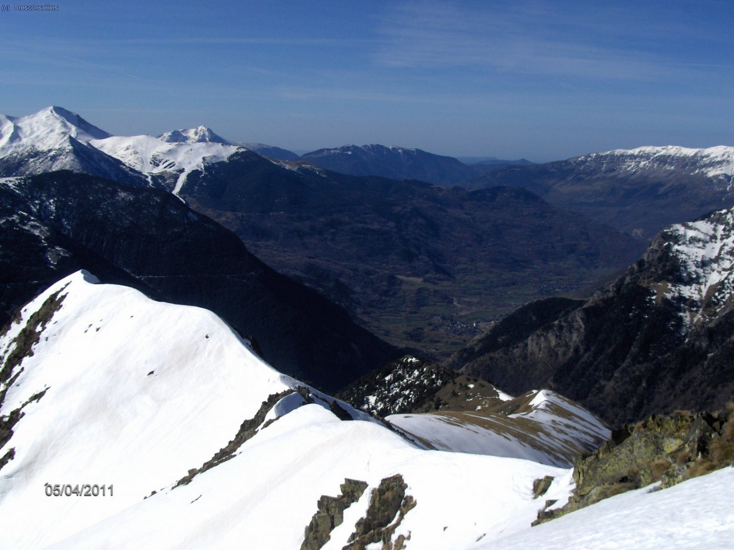 Magn&iacute;fica vista del Valle de Benasque desde la cima.