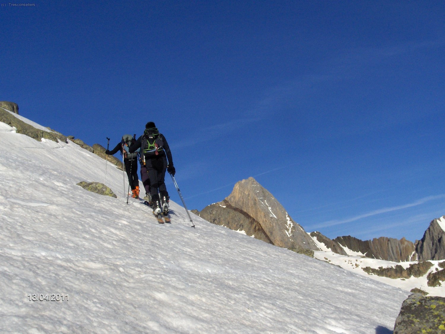 Buena nieve para subir, un pelin dura aunque podemos ir sin cuchillas.