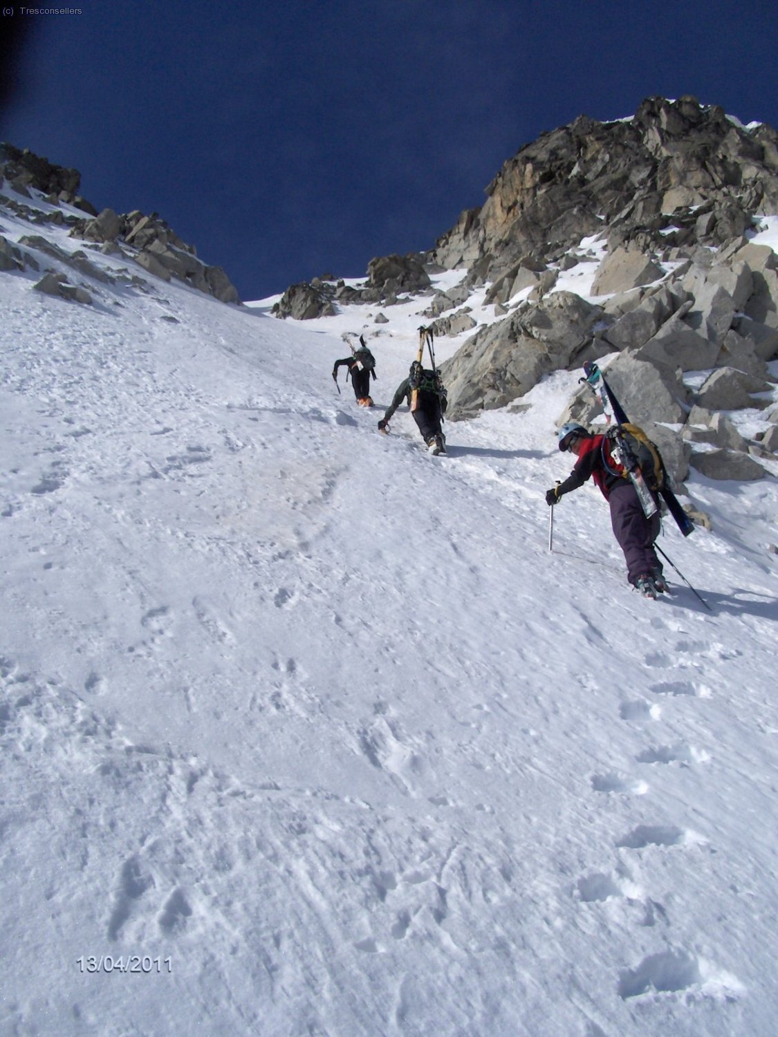 Ya en el corredor, aqu&iacute; con buena nieve y con Xavi abriendo una perfecta huella.