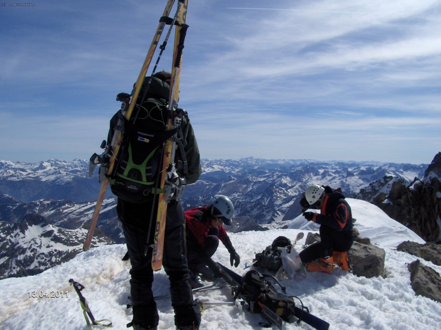 En la cima comiendo un poco, empezaremos a preparar el descenso.