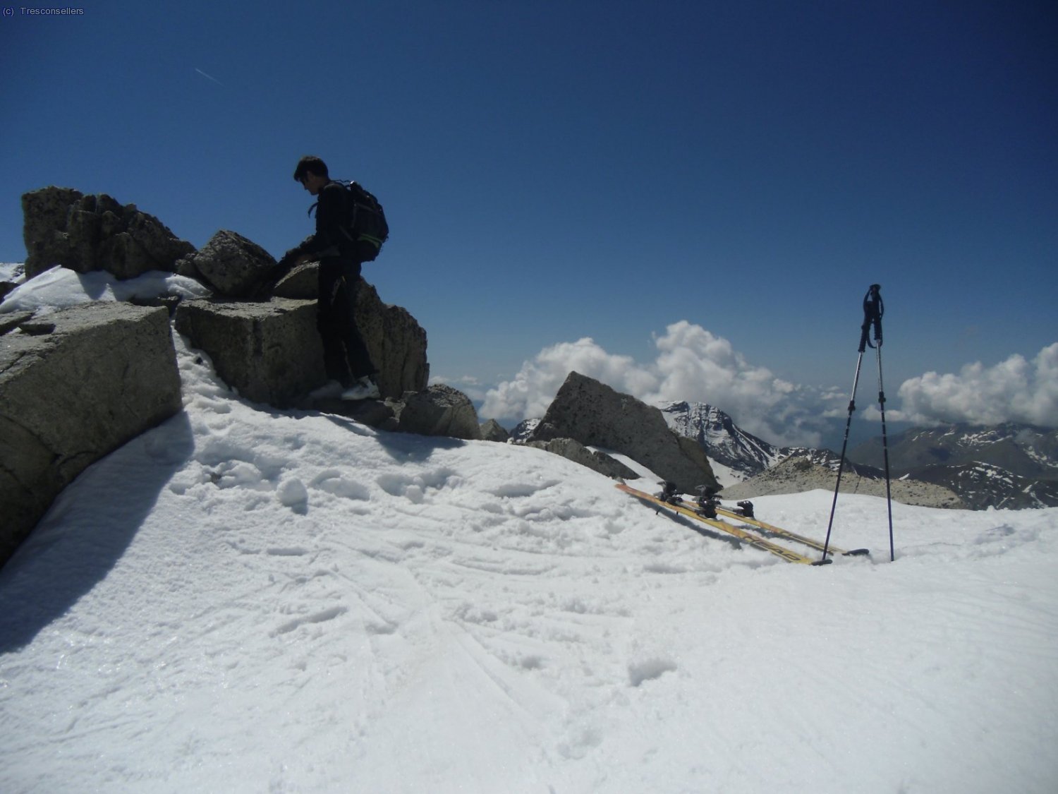 Volvemos al collado del Medio para preparar el descenso.