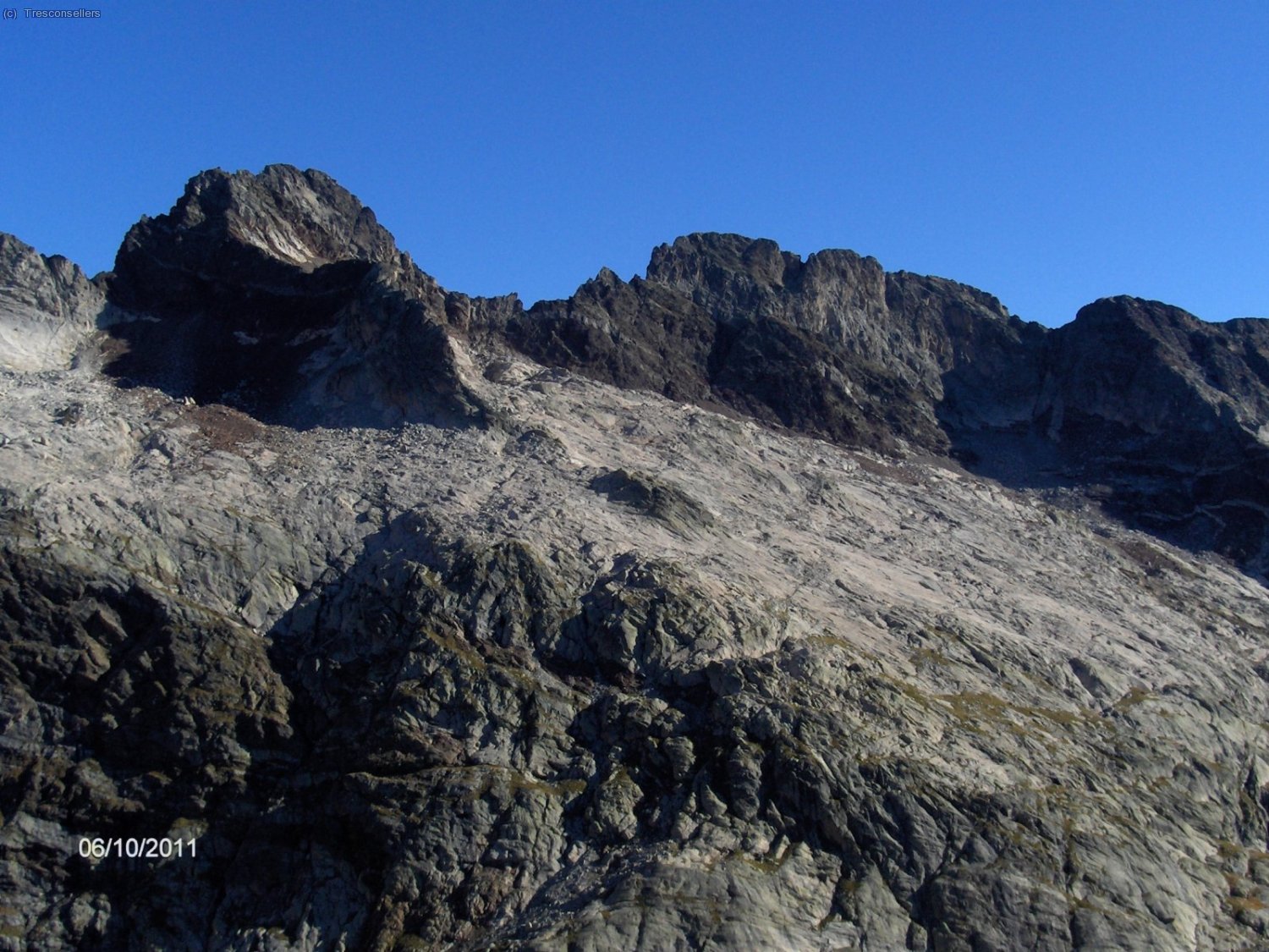 Tamb&eacute; el Boum (3006m.) i el Mall Barrat (2986m.)