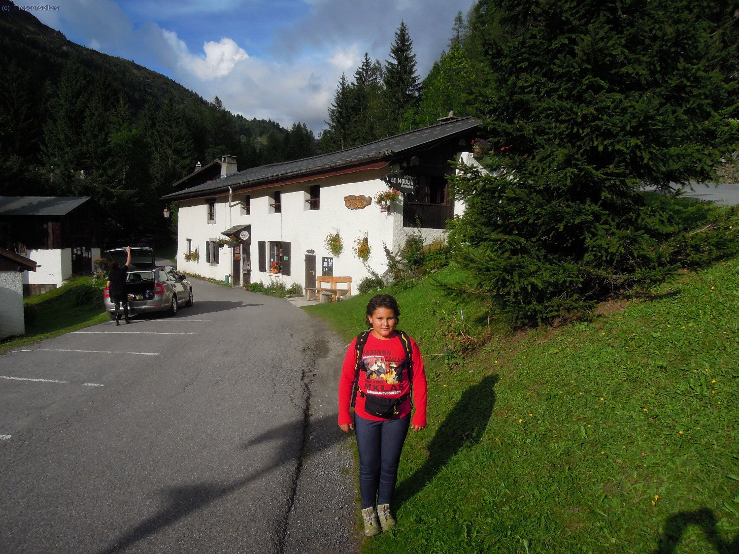 I anem cap a la G&icirc;te Le Moulin a esperar el sopar.
