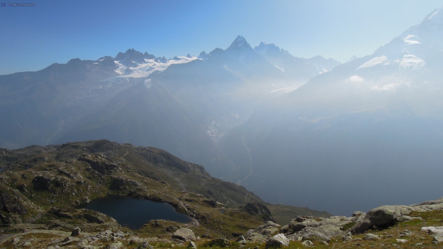Baixem cap els llacs de Ch&eacute;serys, i descubrim la bonica glacera du Tour, on anirem el pen&uacute;ltim dia.