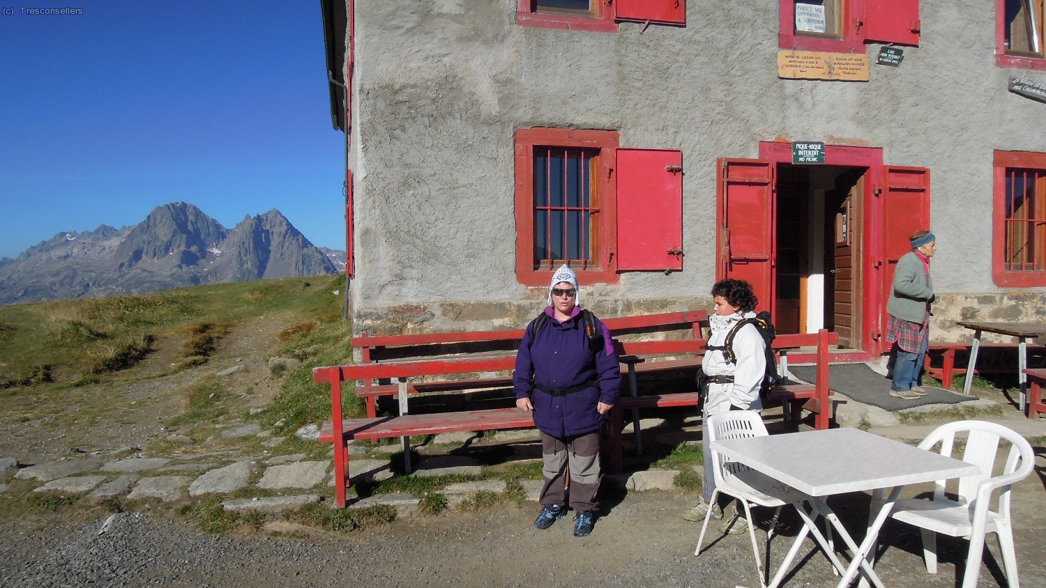 al ref. du Col de la Balme, avui fa un ventet g&egrave;lid a aquesta hora del mat&iacute;. Estem nom&eacute;s a 2191m.