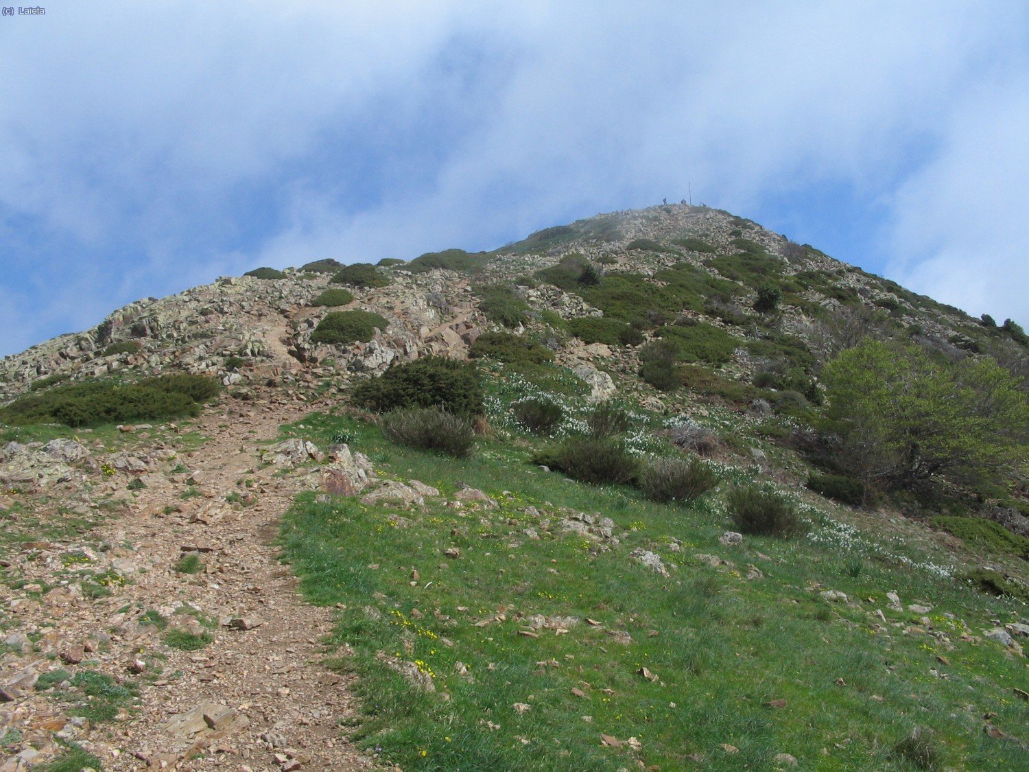  Les Agudes