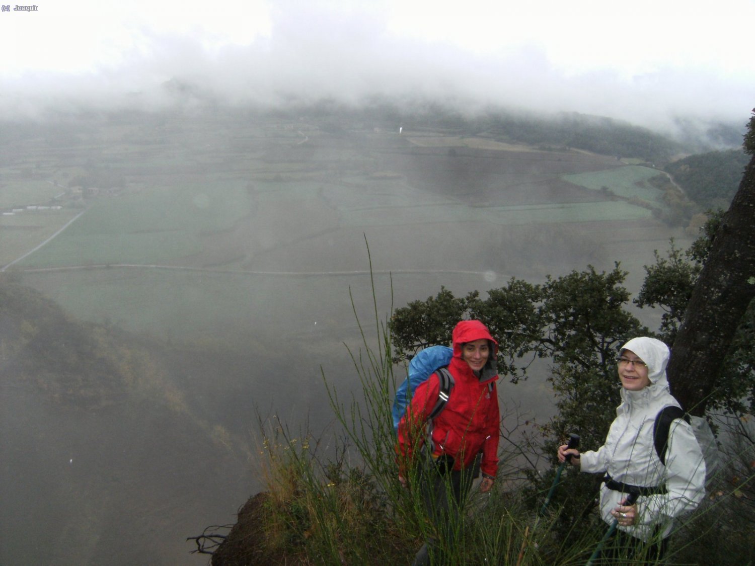 Junto al corte de la antig&uuml;a cantera del Volc&aacute;n El Croscat