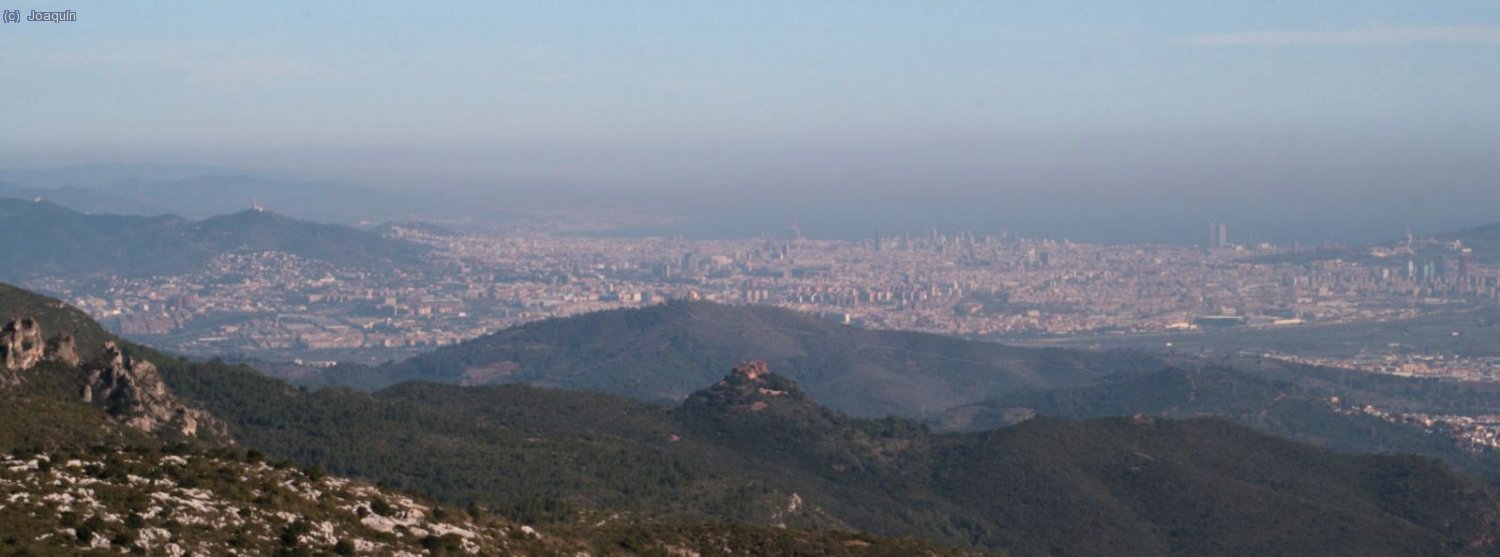 Vista hac&iacute;a Barcelona desde La Morella (foto: Paco Fern&aacute;ndez)