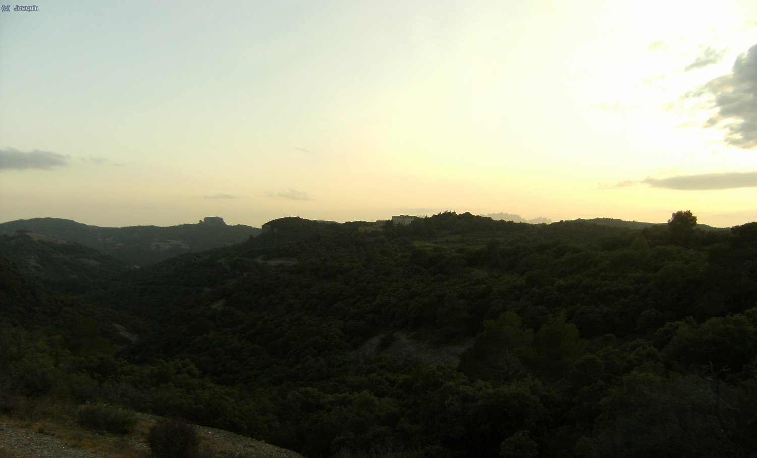 Atardeciendo. Vistas hac&iacute;a la Sierra de l