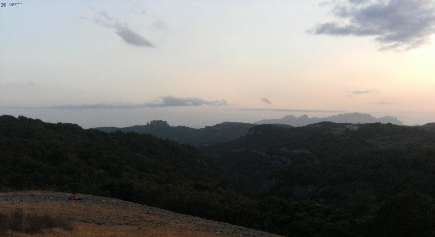 Atardeciendo. Vistas hac&iacute;a la Sierra de l