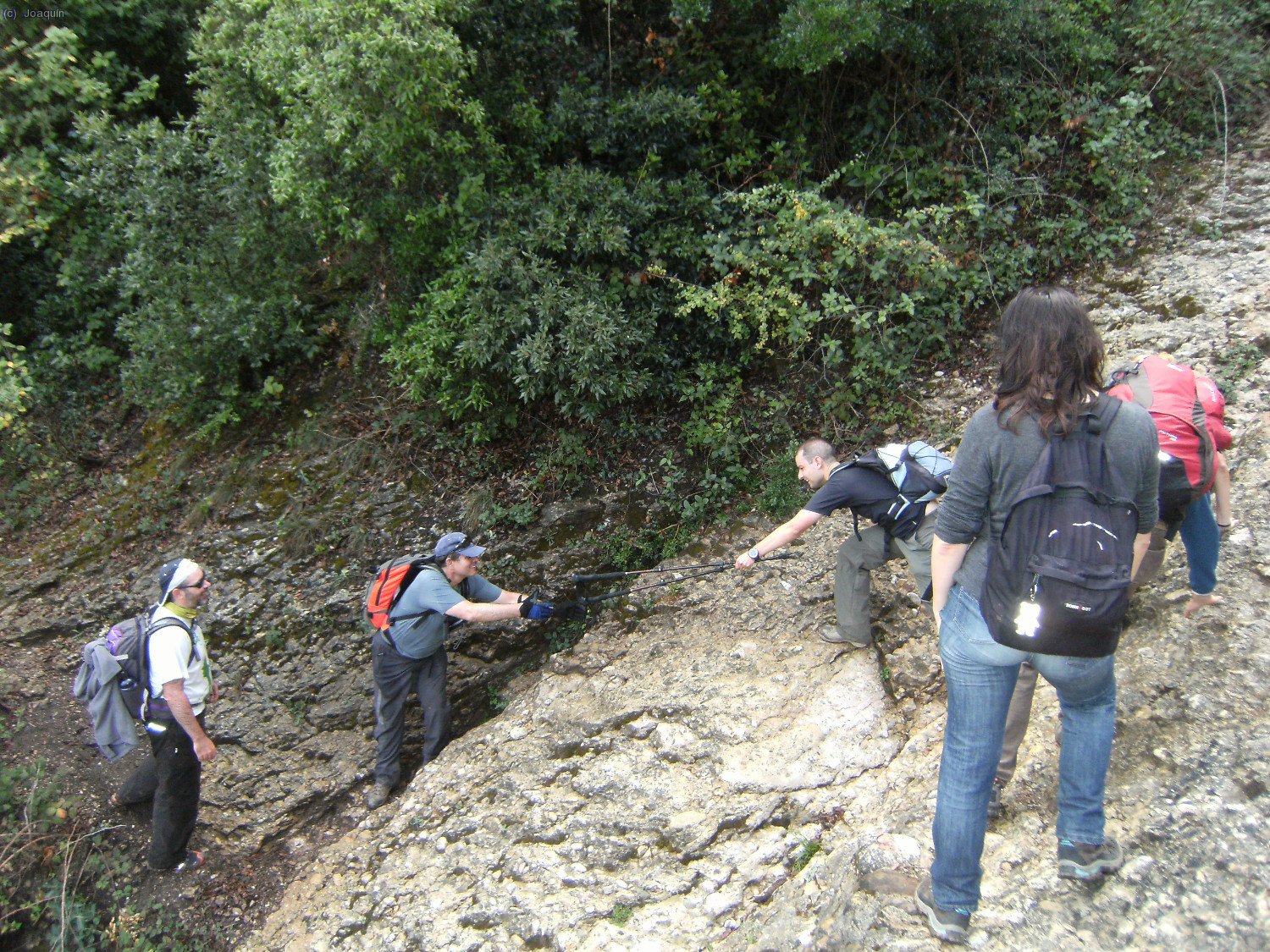Paso de roca resbaladizo en el G.R.-172