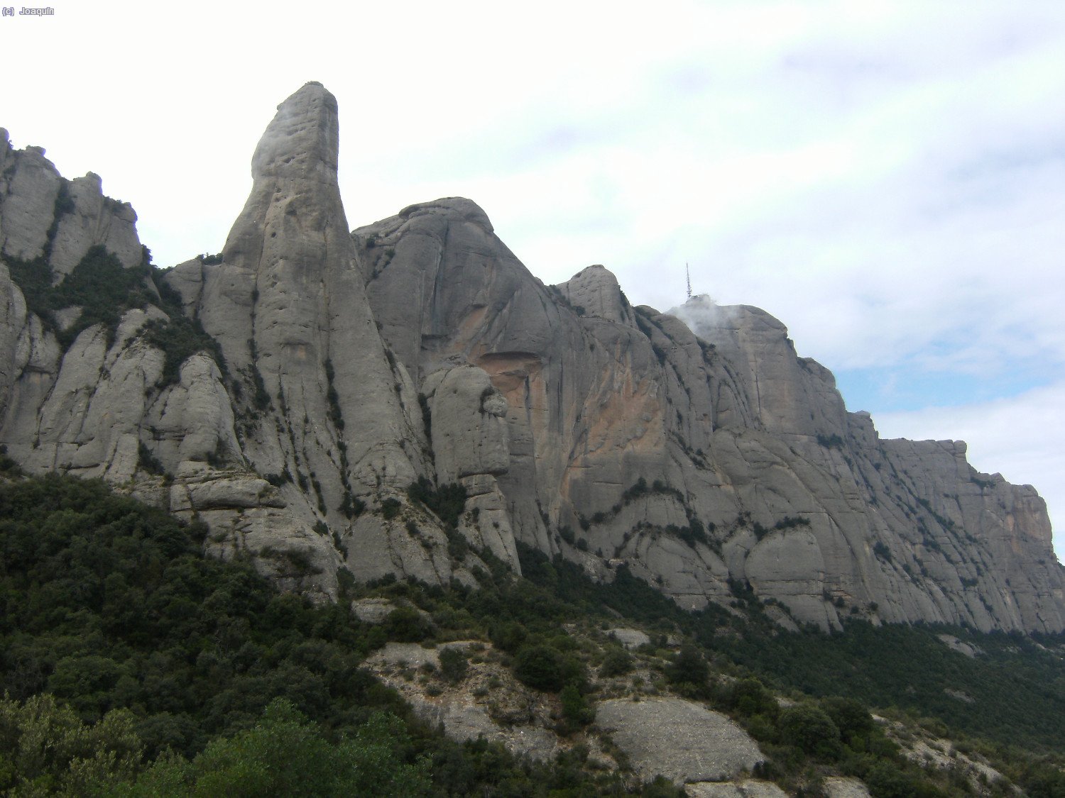Montserrat en los alrededores del Cavall Bernat, Mirador y Serrat del Moro