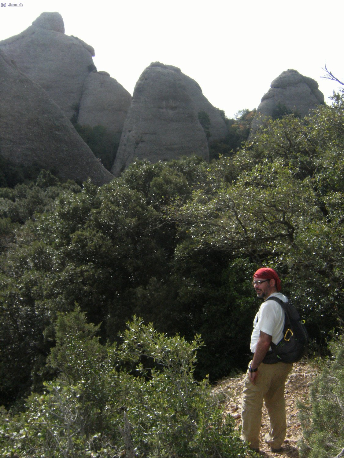 Paco y delante escaladores en les Agulles
