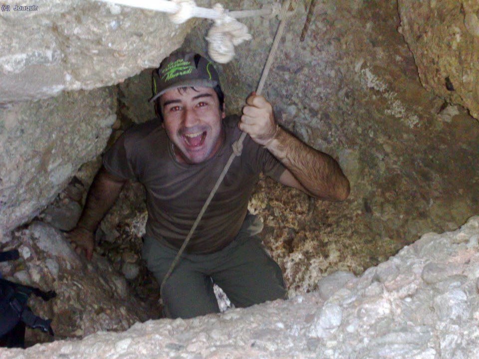 Joaqu&iacute;n Terr&eacute;s en el paso de "la cueva" (Foto: Paco)