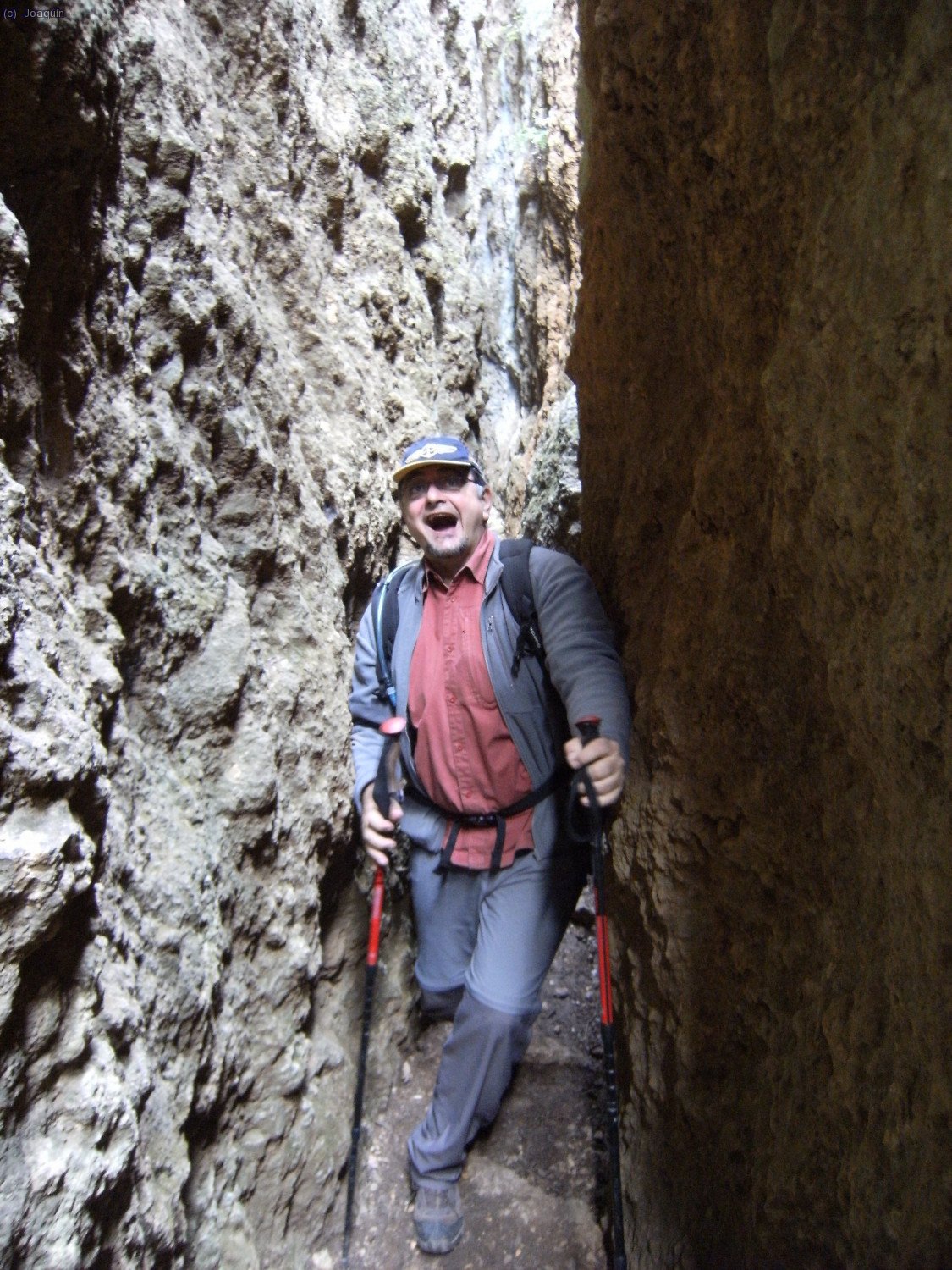 Les Escletxes. Francesc en medio de la segunda grieta
