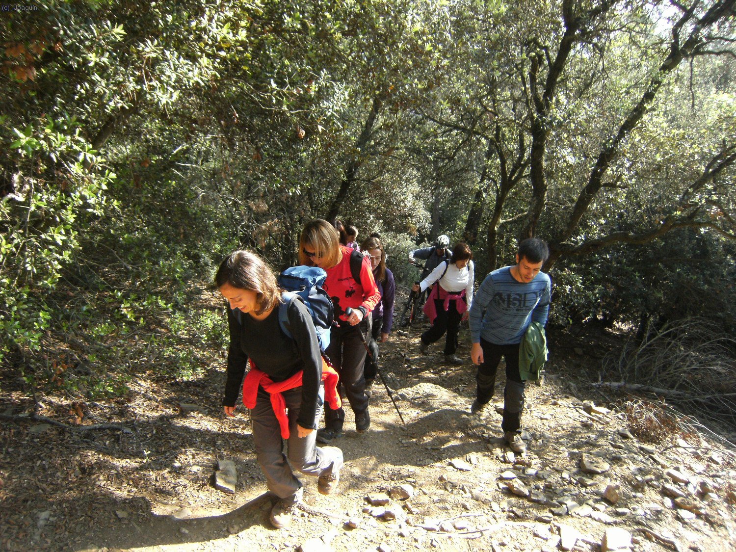 Subiendo al Puig Madrona. Delante Ana.