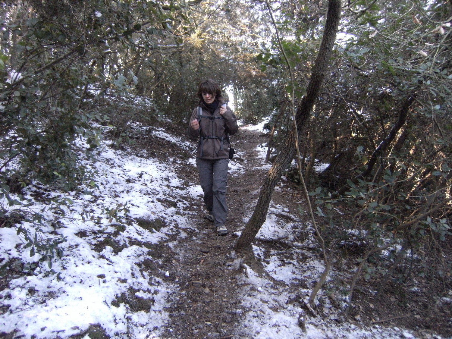 Raquel bajando del Tur&oacute; de La Magarola