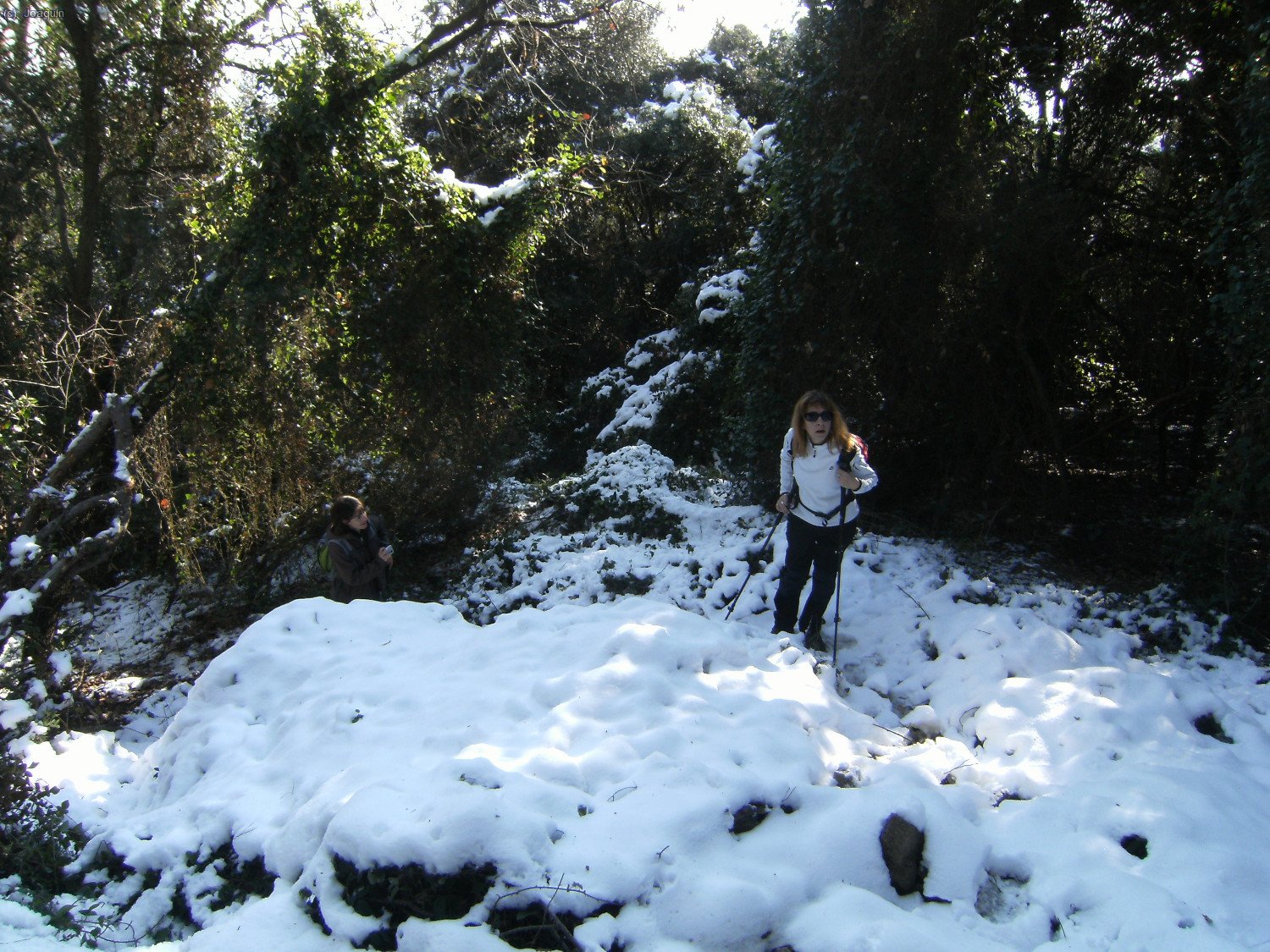 Raquel y Anna saliendo a la pista cimera