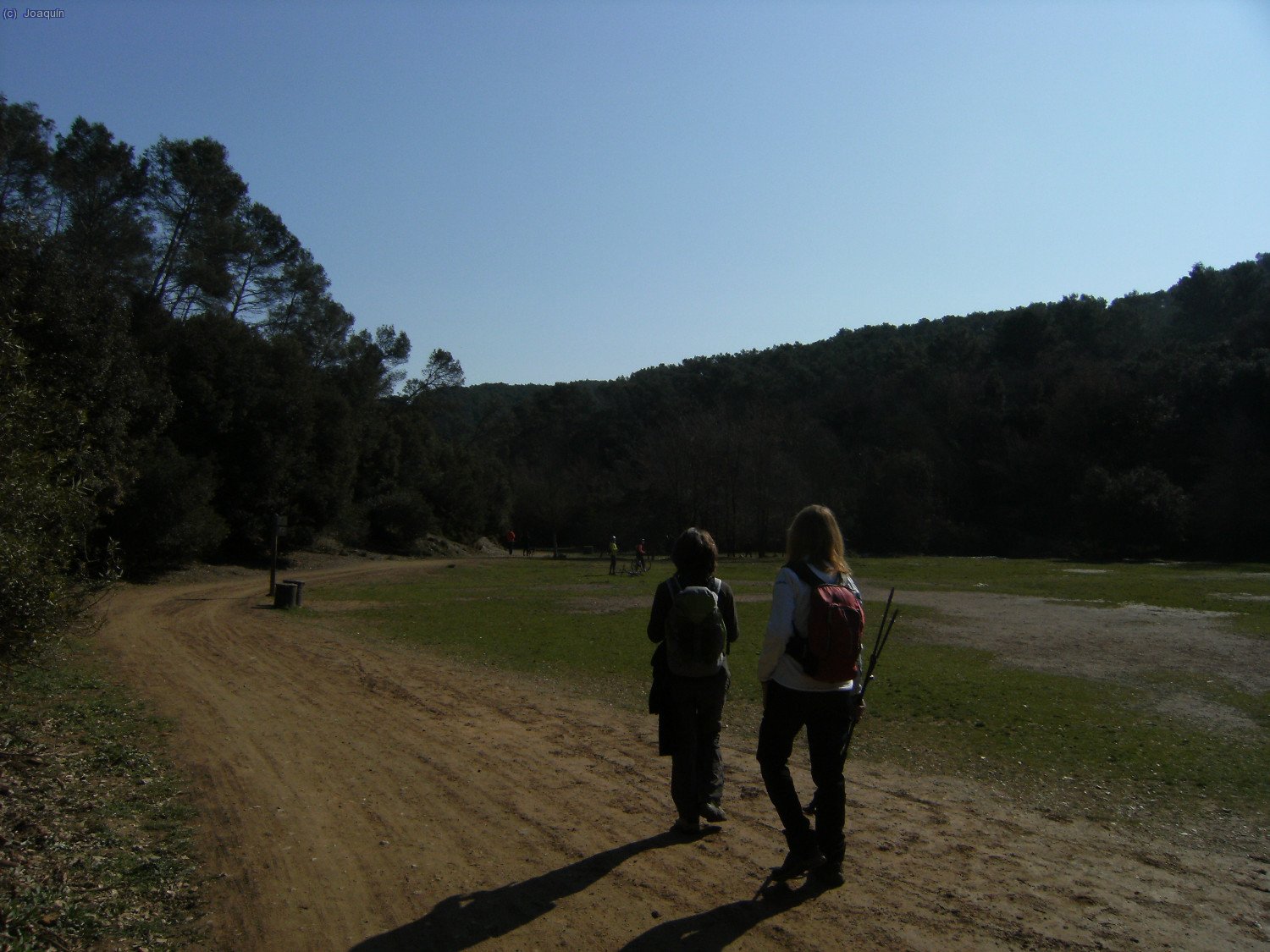 Raquel y Anna camino de Can Codina