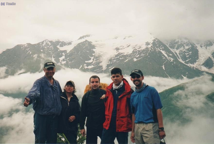 016 Elbrus. Detr&aacute;s el Glaciar Koguters.