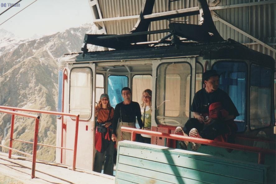 039 Elbrus. Estaci&oacute;n de uno de los telecabinas.