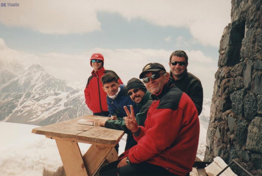 059 Elbrus. En la puerta de Dizel Hut.